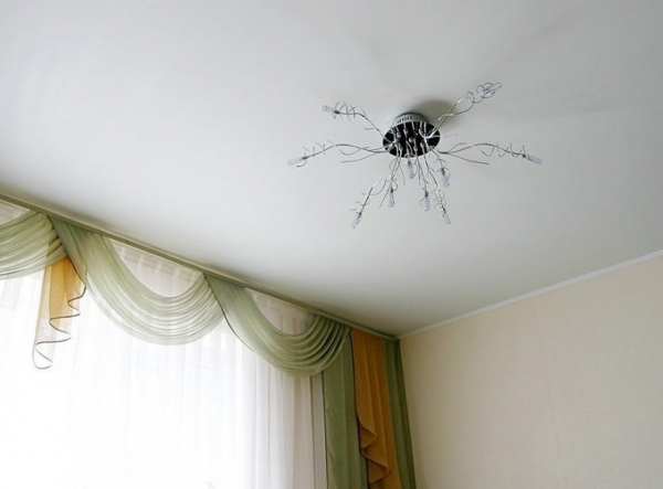 Натяжные потолки Descor