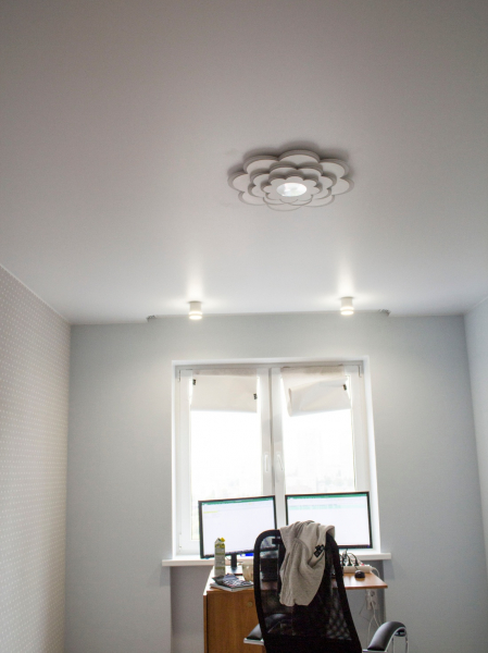 Натяжной потолок в спальню